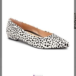 Vionic Lena leather spot pointed flats. Sz 7
